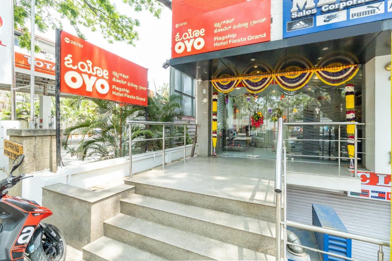 Oyo Hotel Fiesta Grand Bangalore Exterior photo