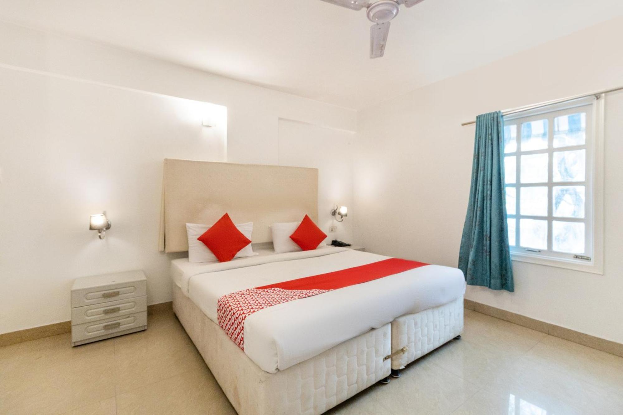 Oyo Hotel Fiesta Grand Bangalore Exterior photo